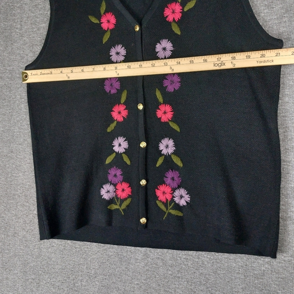 CRYSTAL KOBE WOMENS VINTAGE BLACK FLORAL EMBROIDERED VNECK SWEATER VEST SIZE L - Picture 4 of 6